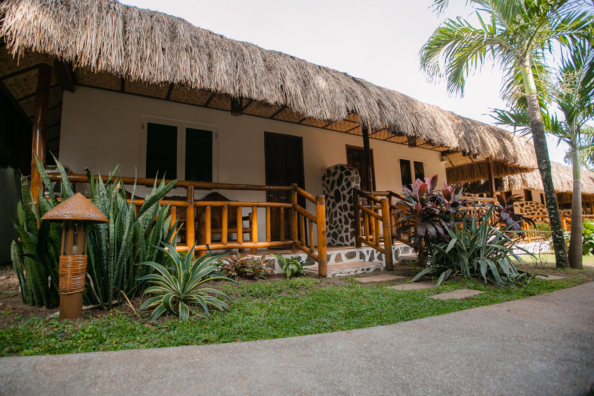 desk, laptop workspace, free wifi, bed sheets