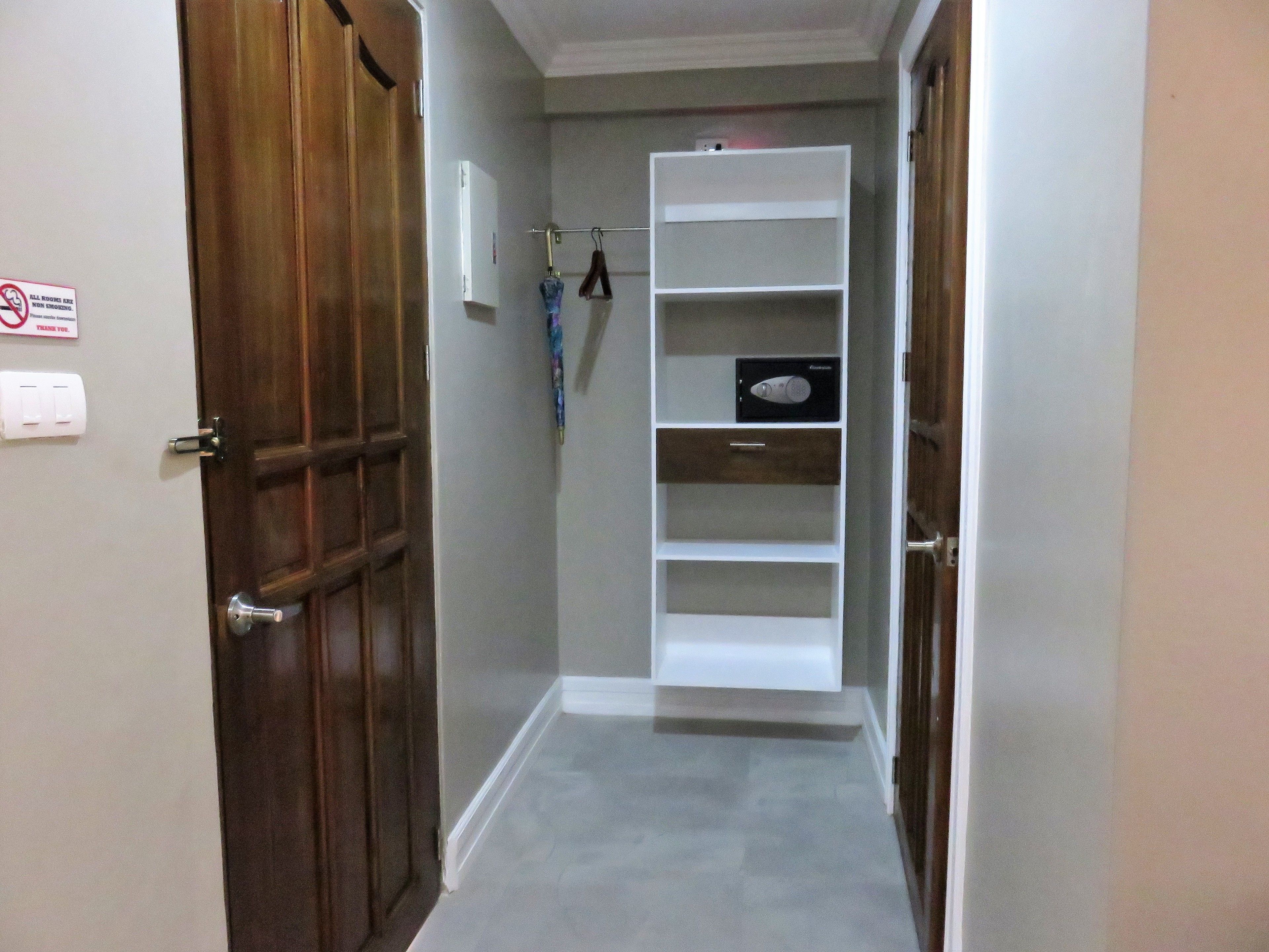 deluxe double room, resort view | safe