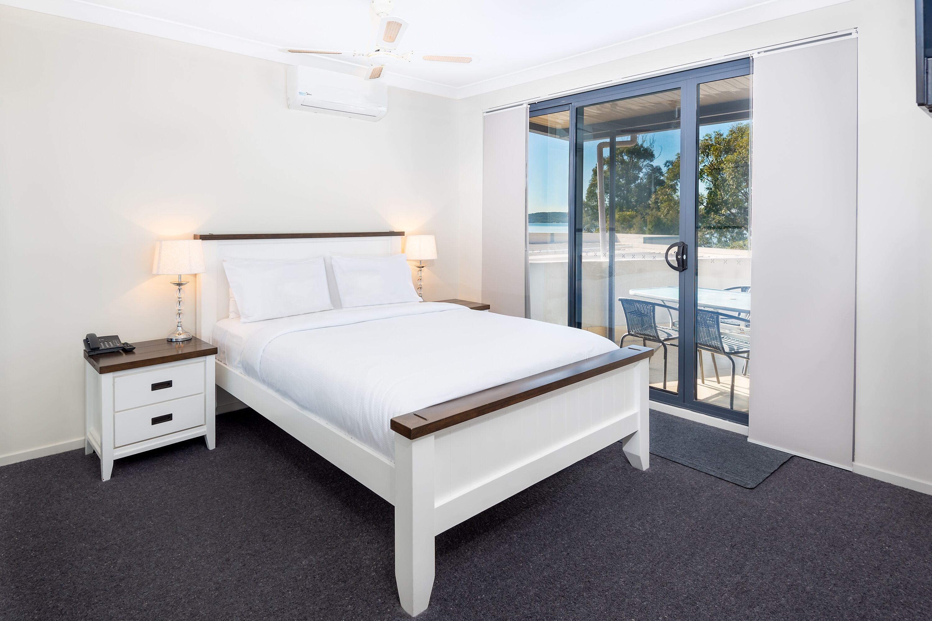 Premium Lakeview Apartment | Premium bedding, pillowtop beds, desk, soundproofing