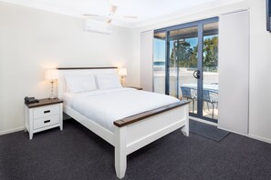 Premium Lakeview Apartment | Premium bedding, pillowtop beds, desk, soundproofing - The Brighton Apartments (Toronto)