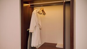Superior Double Room, City View | Room amenity - Phnom Penh Katari Hotel (Phnom Penh)