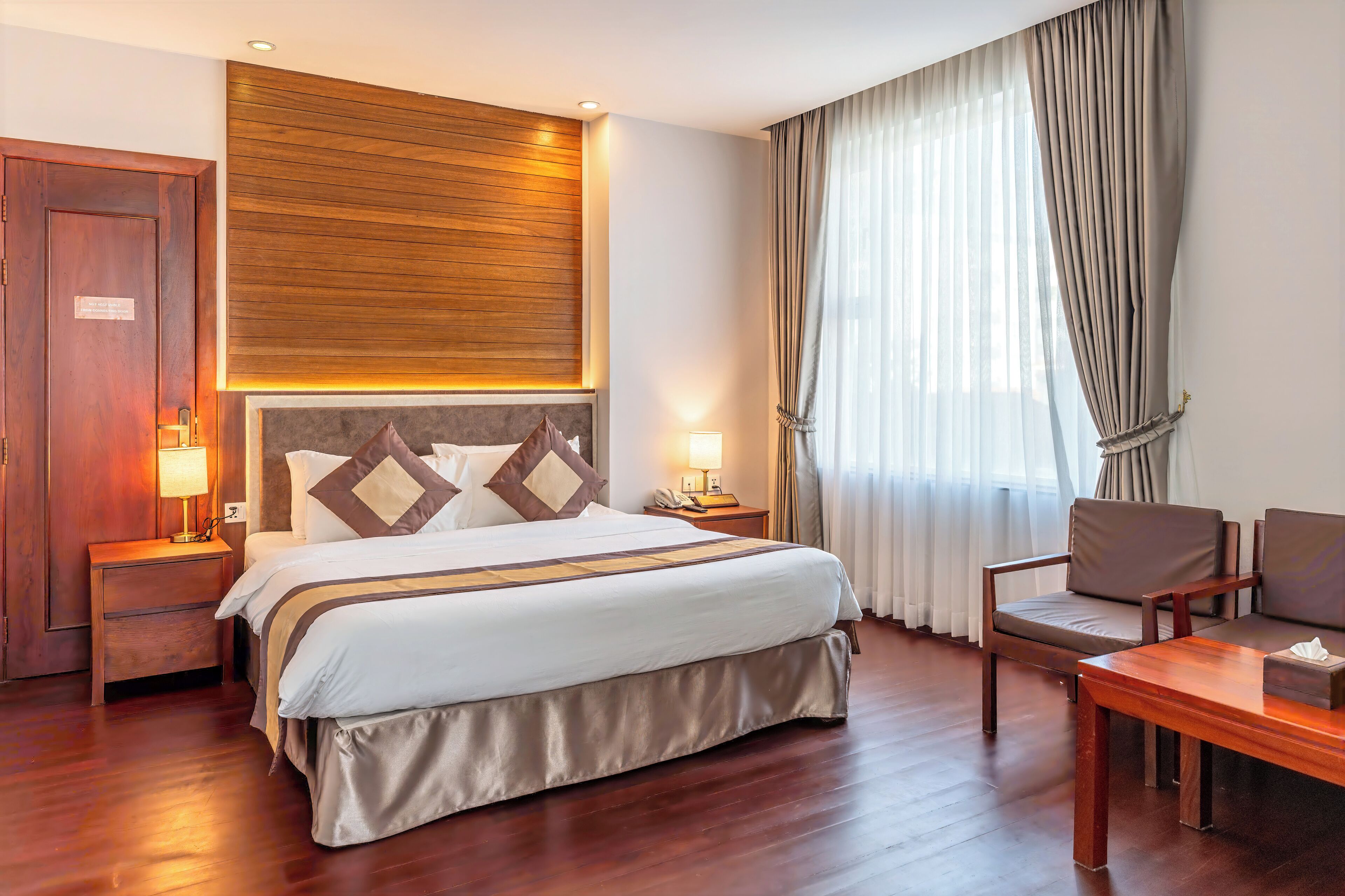 Junior Suite, 1 Double Bed, City View | In-room safe, desk, laptop workspace