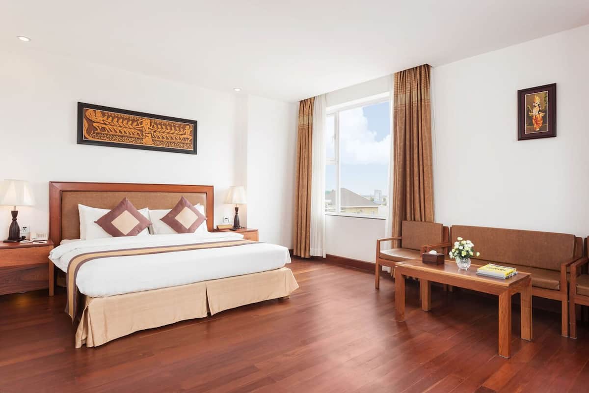 Junior Suite, 1 Double Bed, City View