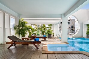 Rooftop pool - Phnom Penh Katari Hotel (Phnom Penh)