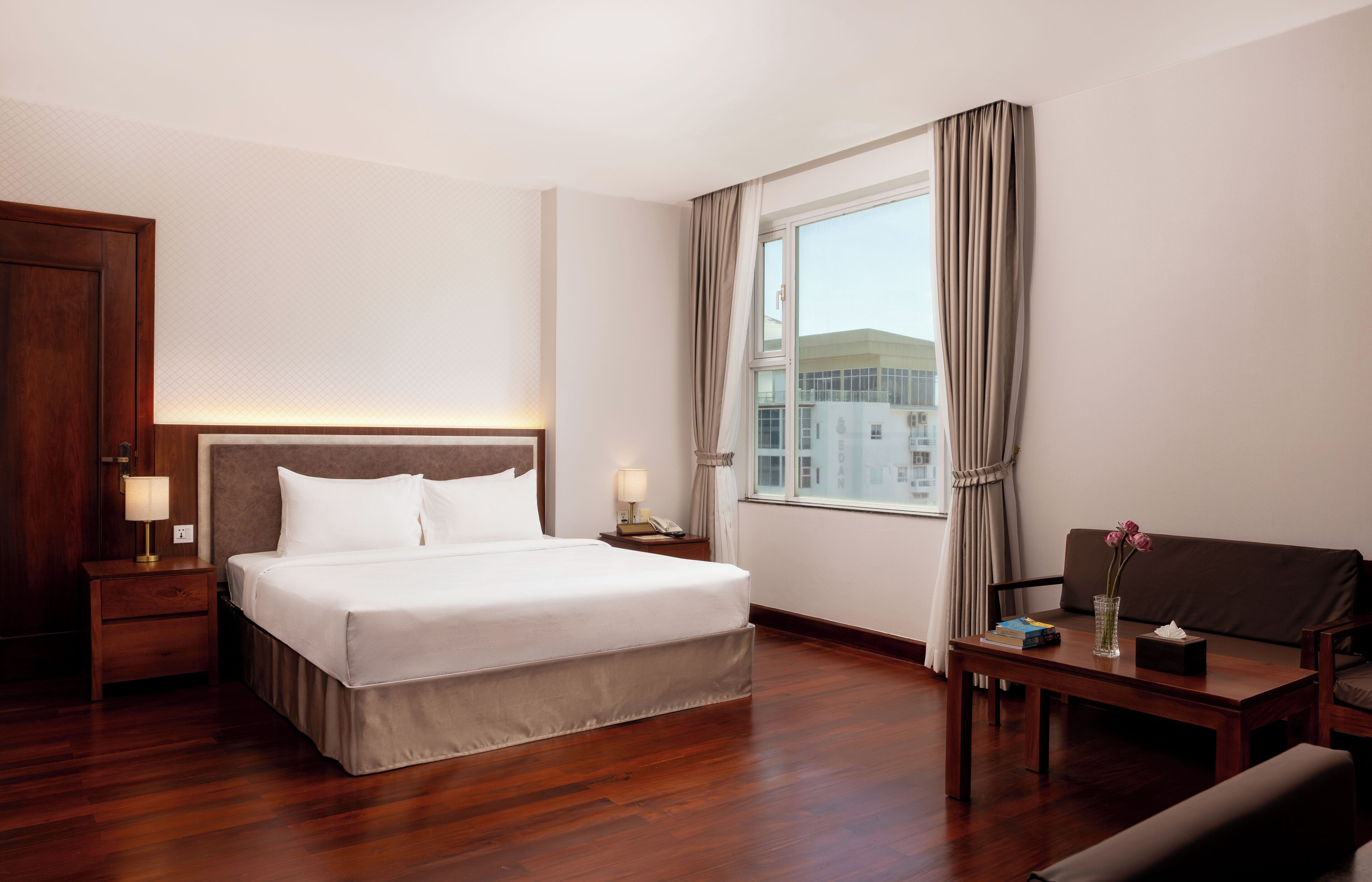 Junior Suite, 1 Double Bed, City View | In-room safe, desk, laptop workspace, bed sheets