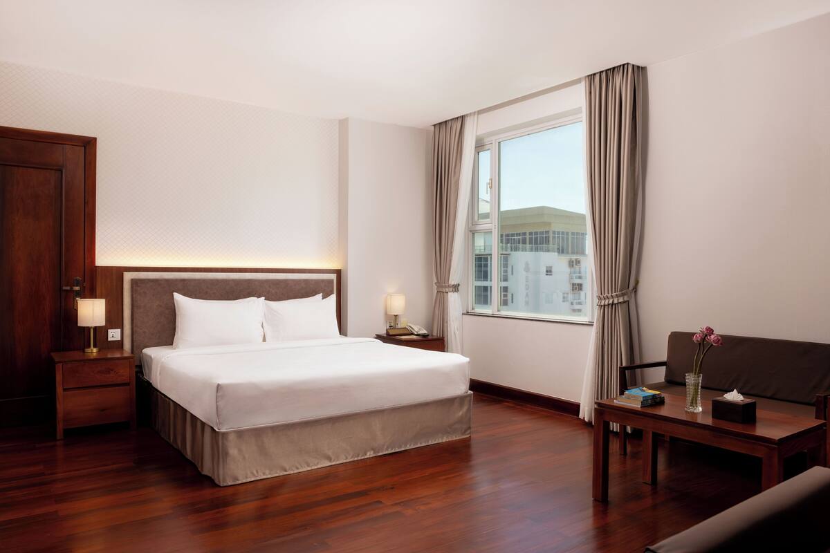 Suite Junior, 1 lit double, vue ville