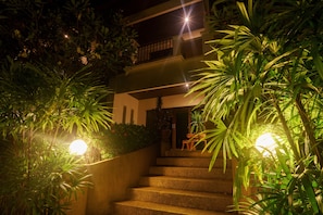 Family Villa, 2 Bedrooms, Kitchen, Poolside | Terrace/patio