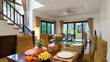 Deluxe Villa, 2 Bedrooms, Kitchen, Garden Area | In-room dining