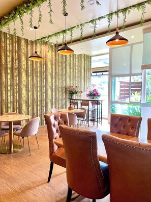 Daily continental breakfast (THB 150 per person) - Anantra Resort Pattaya (Pattaya)