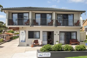 Fachada de la propiedad