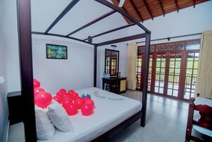 Ropa de cama de alta calidad, colchones con pillow-top y minibar