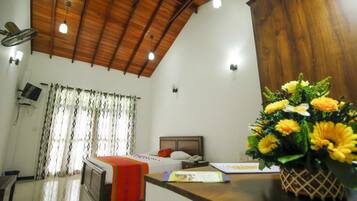 Luxury Room, Balcony | 3 bedrooms, minibar, in-room safe, desk