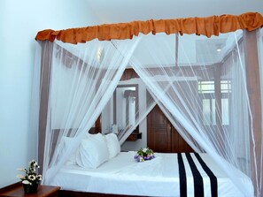 3 bedrooms, minibar, in-room safe, desk