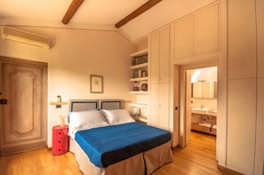 Family Room | 1 bedroom, free cots/infant beds, rollaway beds, free wired Internet