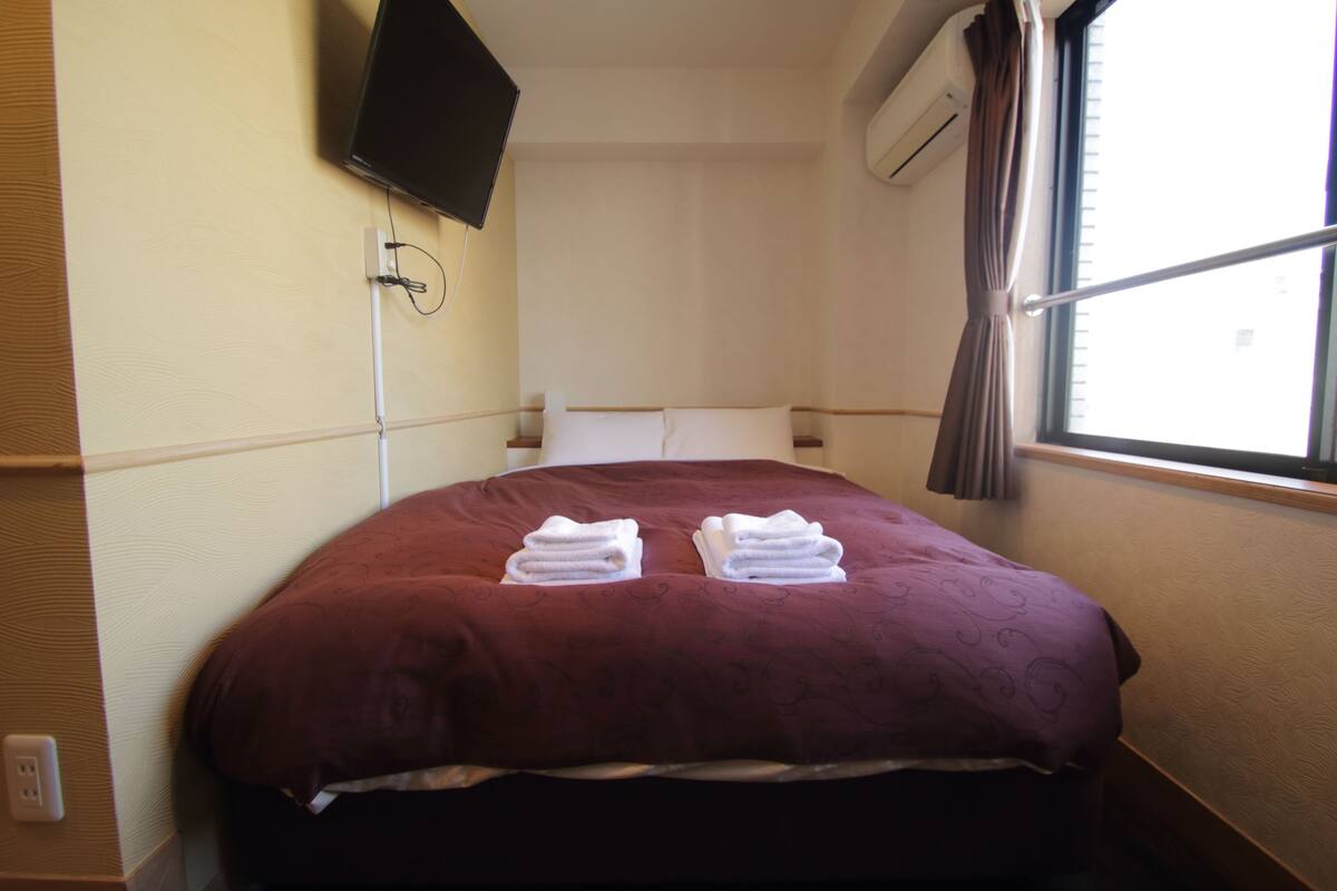 Economy Double Room, 1 Bedroom, Non Smoking, Private Bathroom | Down duvets, desk, blackout curtains, free WiFi