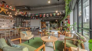 ๋ก๋น ์ข์ ๊ณต๊ฐ