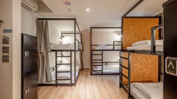 ์ค๋ฆฌ/๊ฑฐ์ํธ ์ด๋ถ, ์๋ง ์ปคํผ, ๋ค๋ฆฌ๋ฏธ/๋ค๋ฆฌ๋ฏธํ, ๋ฌด๋ฃ WiFi