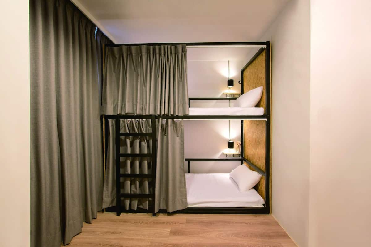 Kamar Twin Ekonomi, 1 kamar tidur, kamar mandi pribadi | Selimut bulu angsa, tirai kedap cahaya, dan setrika/meja setrika