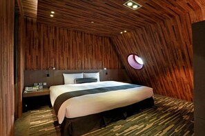 Premium bedding, minibar, in-room safe, desk