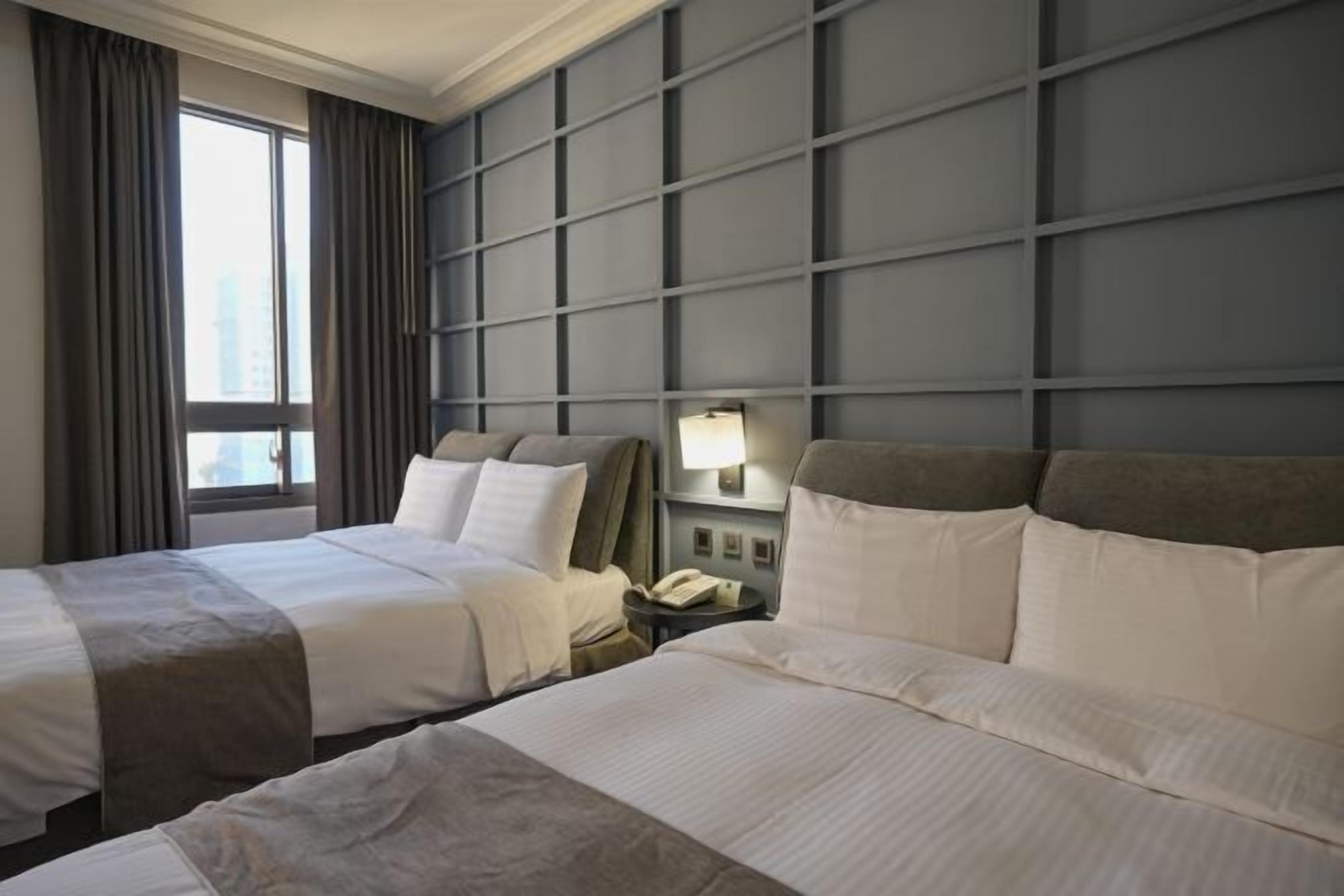 Ropa de cama de alta calidad y minibar 