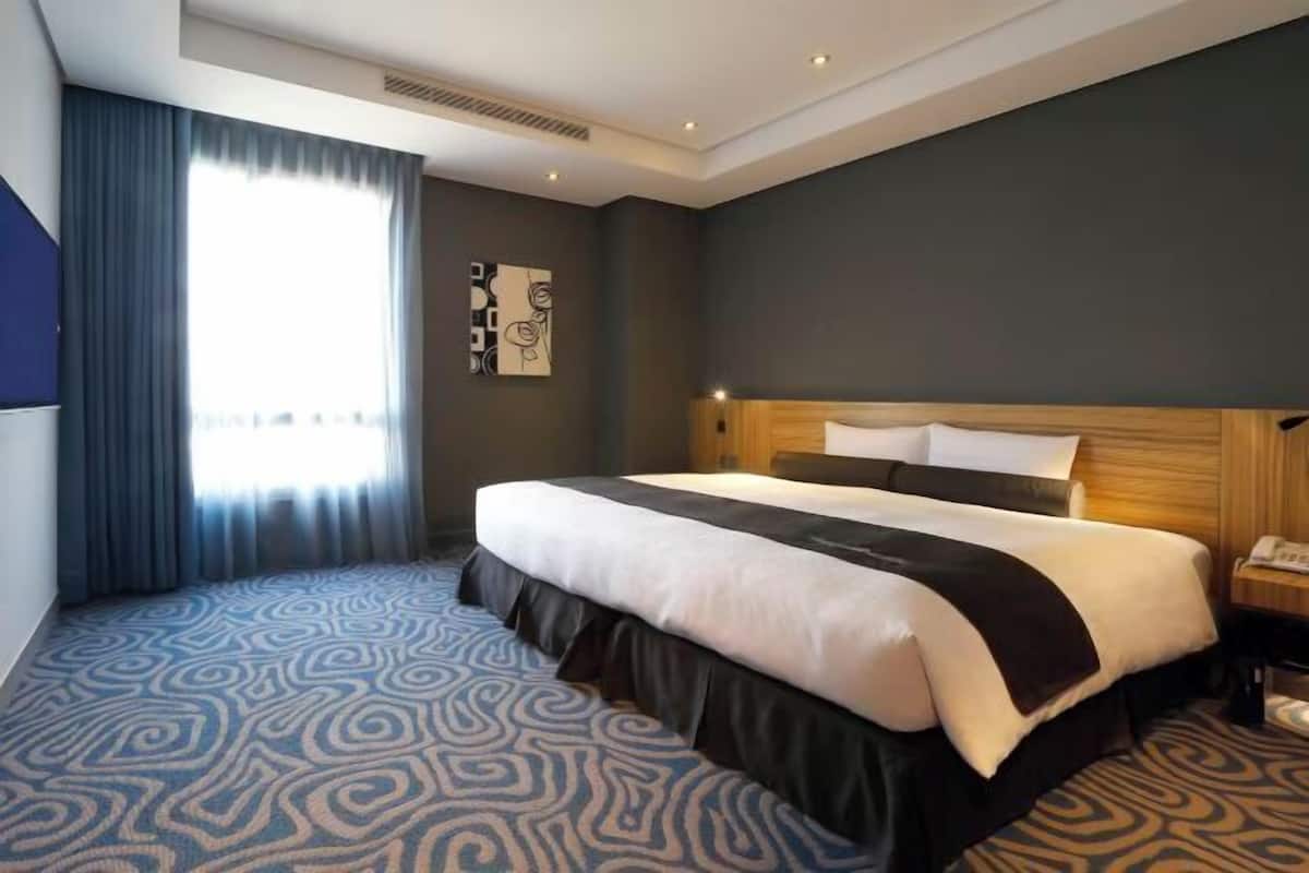1 Schlafzimmer, hochwertige Bettwaren, Minibar, Zimmersafe