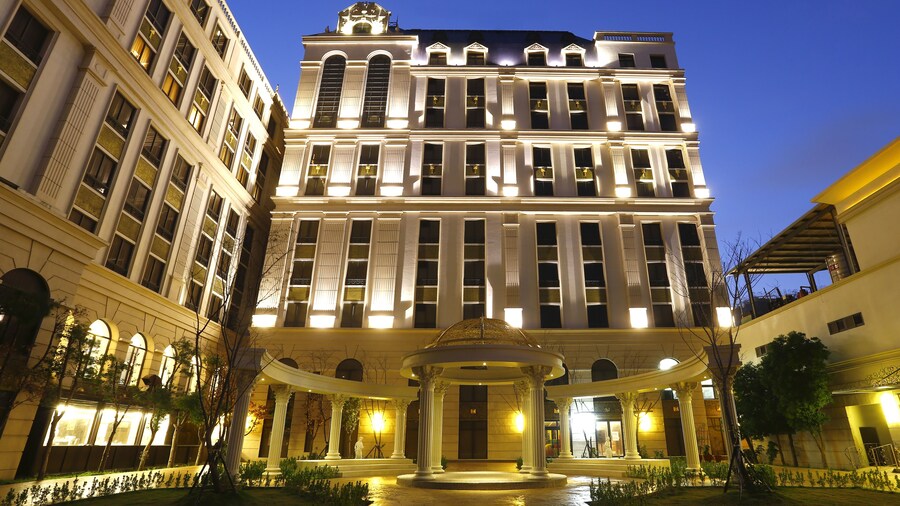 Golden Tulip - Aesthetics