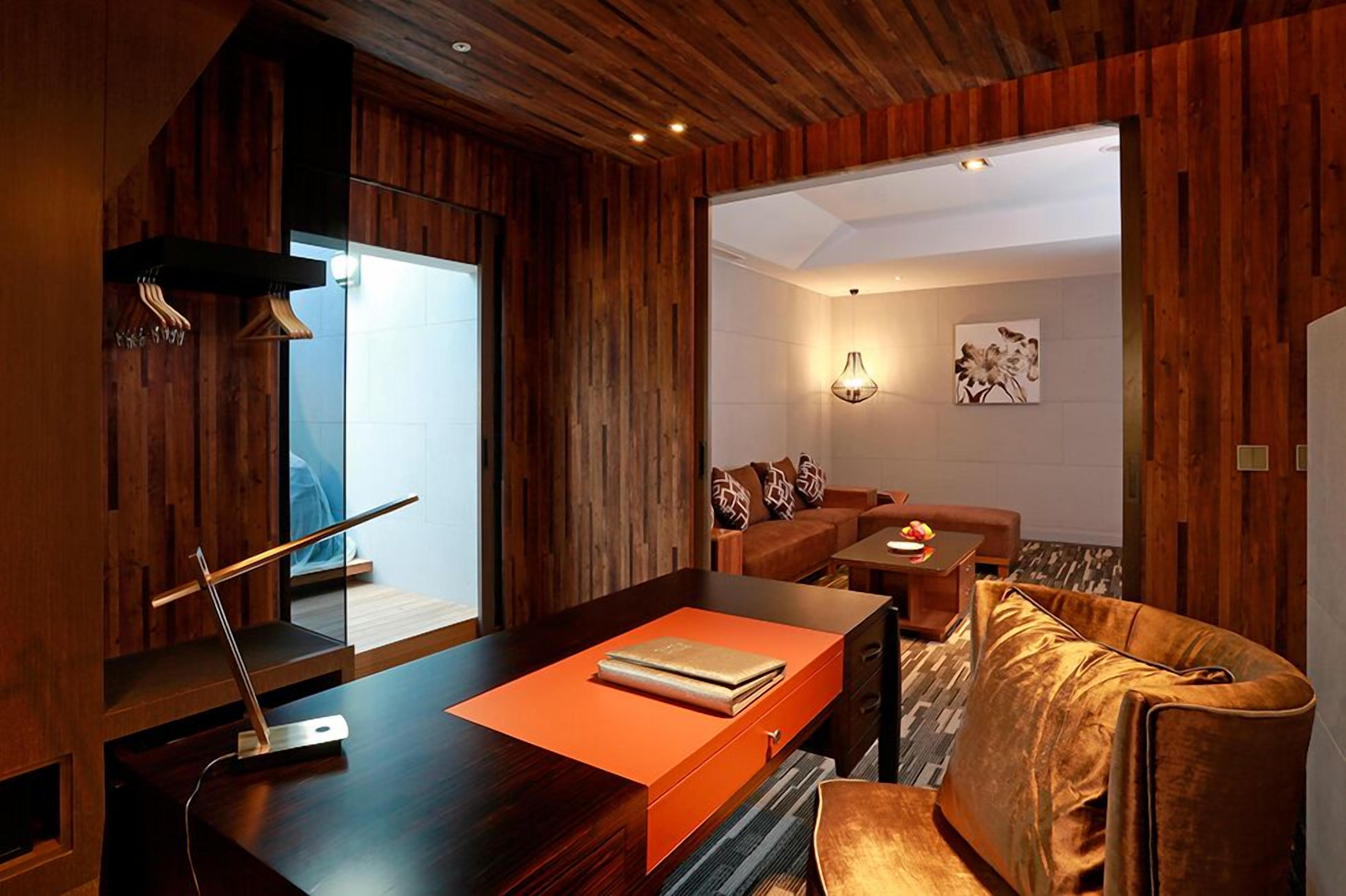 1 bedroom, premium bedding, minibar, in-room safe