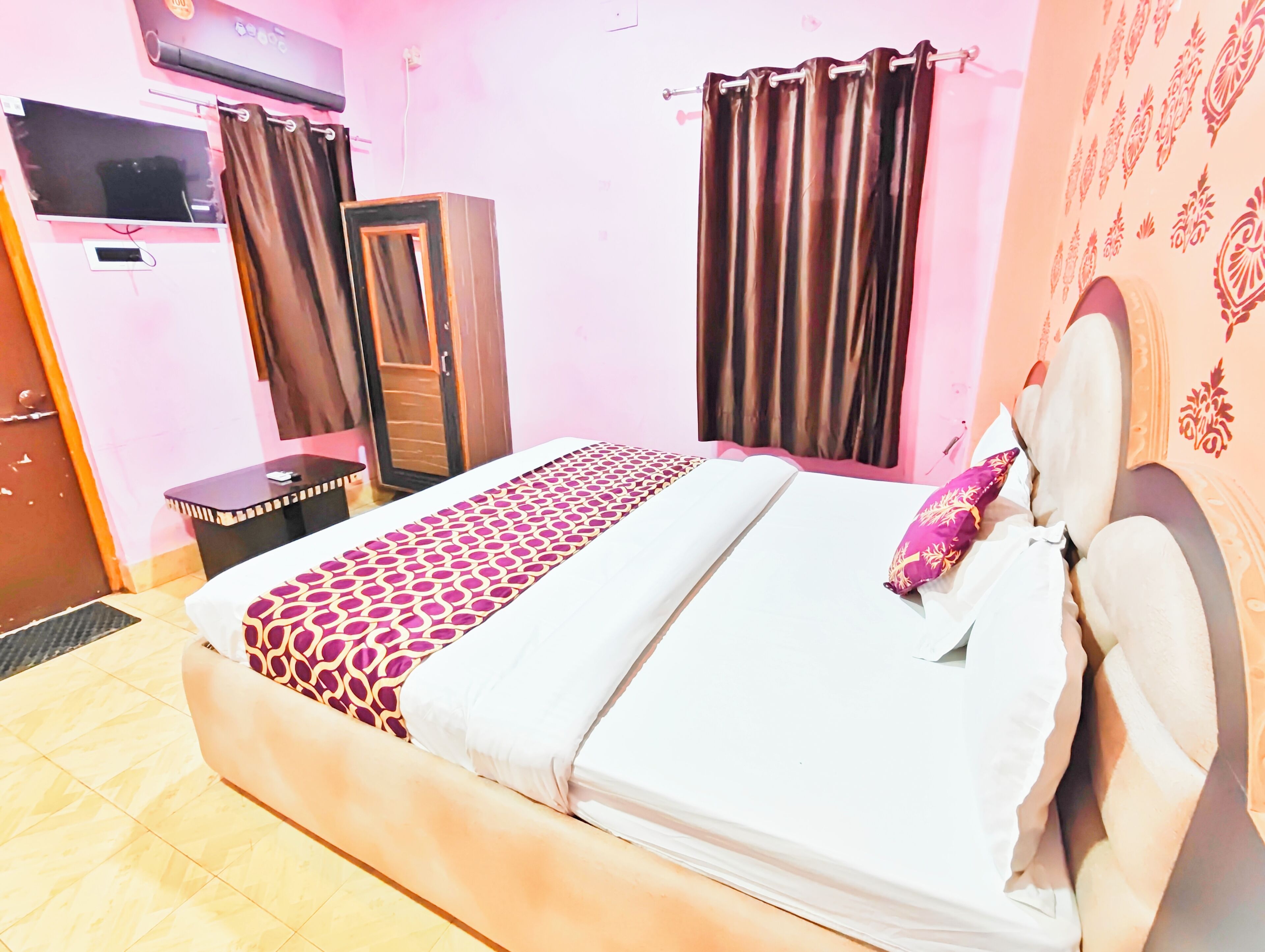 Familien-Dreibettzimmer, Blick auf die Anlage | Hochwertige Bettwaren, Daunenbettdecken, Pillowtop-Betten, Zimmersafe