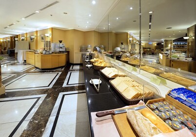 Le Midi Hotel Jungli