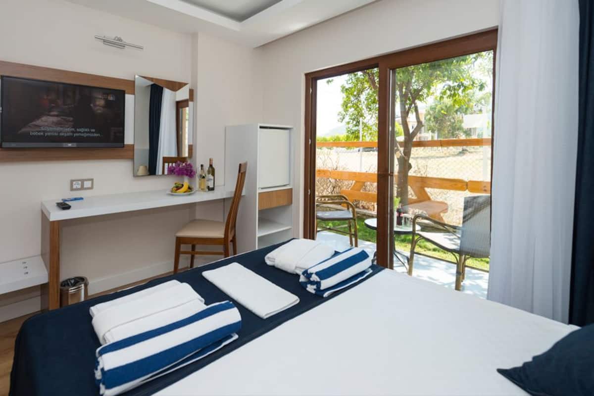 Minibar, in-room safe, soundproofing, free WiFi