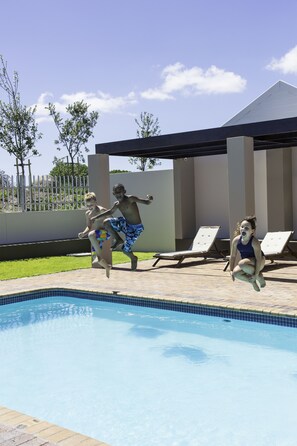 Outdoor pool - Langebaan Country Estate (Langebaan)