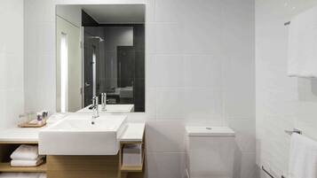 Standard Room, 2 Twin Beds | Egyptian cotton sheets, premium bedding, pillowtop beds, minibar