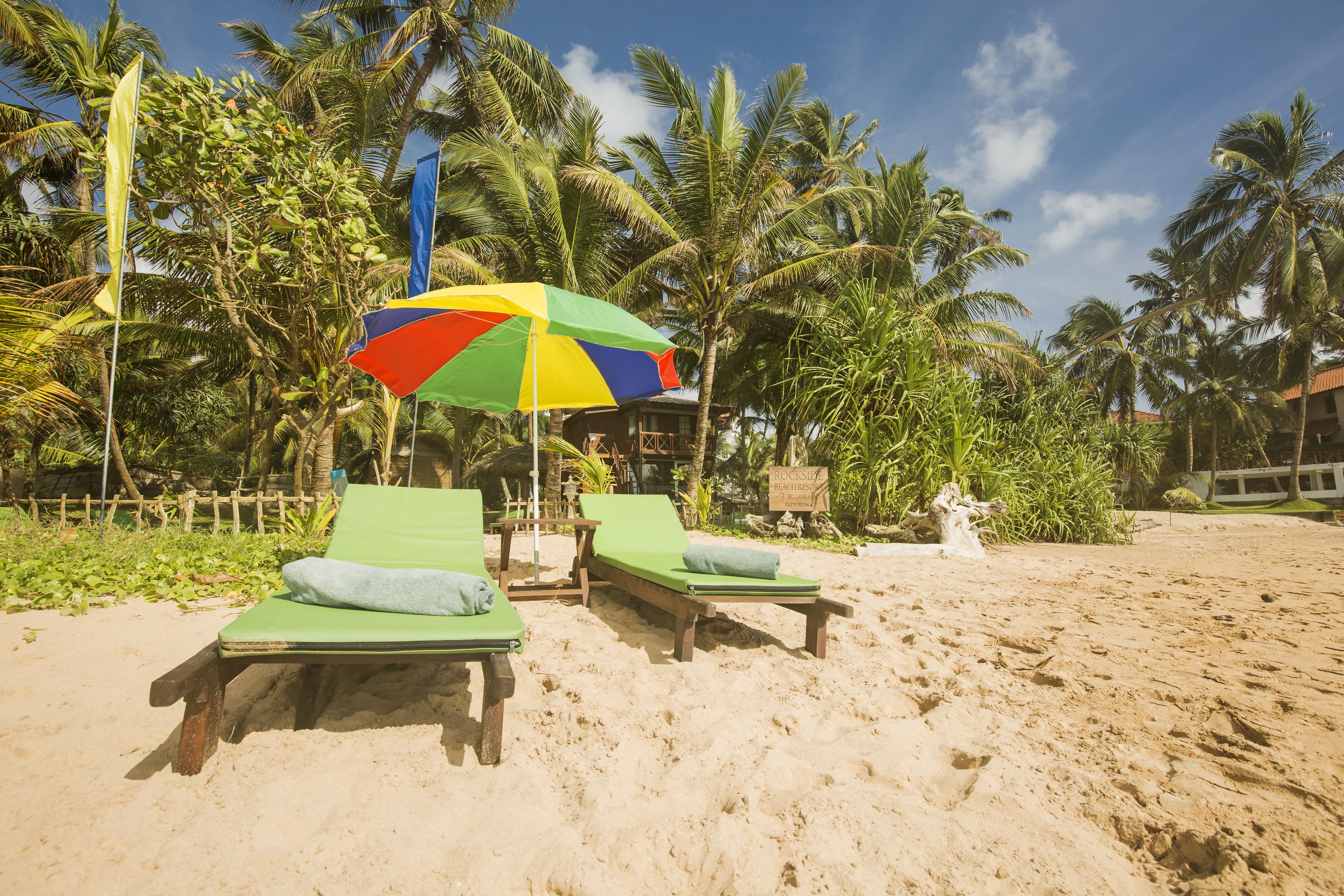Private beach, sun-loungers, beach umbrellas, beach towels