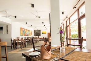 Breakfast, lunch, dinner served; international cuisine, pool views - Rockside Beach Resort (Induruwa)