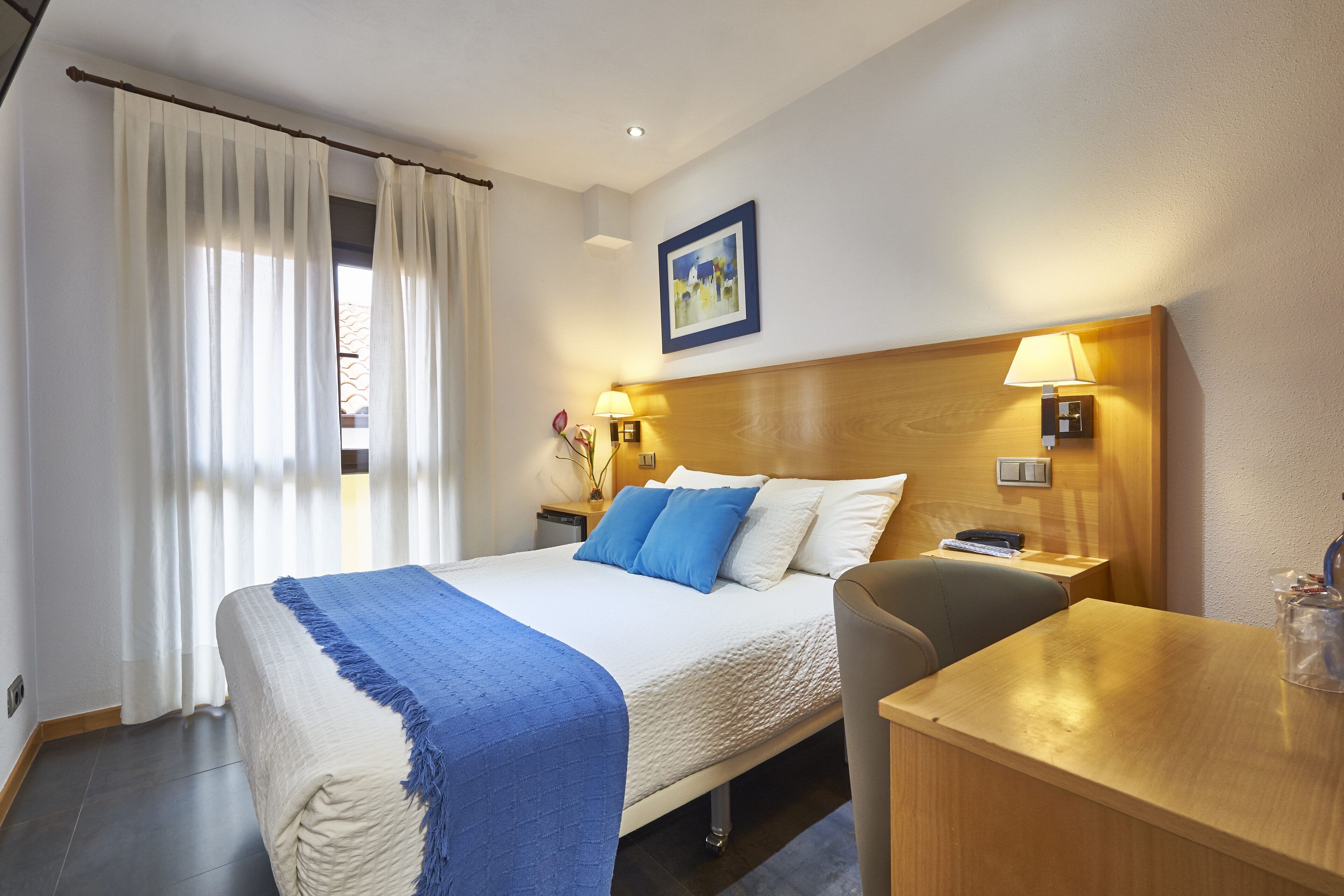 double room, 1 double bed | minibar, in-room safe, desk, soundproofing