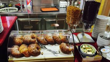 Petit déjeuner servi en supplément