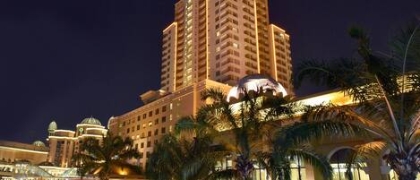 Front of property - evening/night