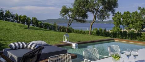 Presidential Villa with Private Pool & Garden | Vue de la chambre