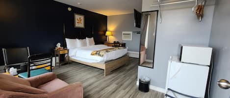 Chambre Standard, 1 grand lit | Bureau, fer et planche Ă repasser, Wi-Fi gratuit, draps fournis