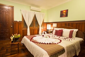 20 chambres, minibar, coffres-forts dans les chambres, bureau