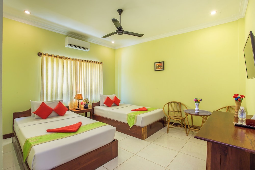 Side Walk Hotel by null