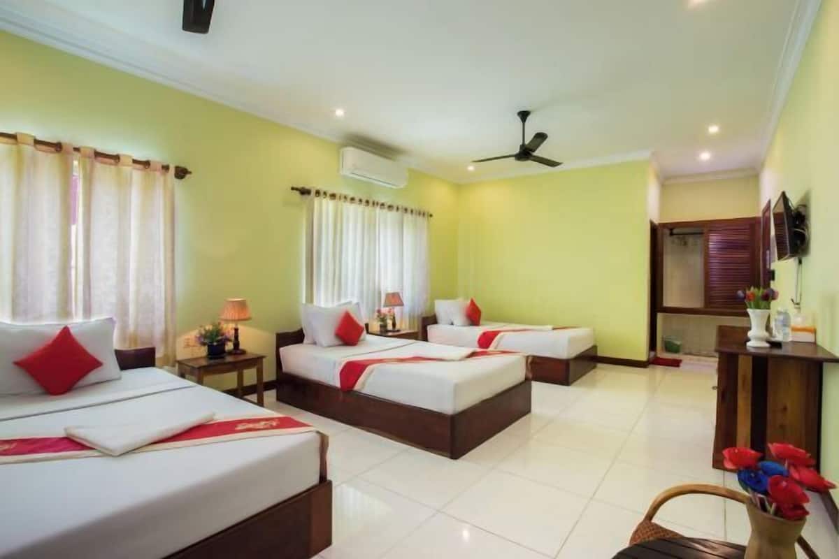 In-room safe, desk, free WiFi, bed sheets