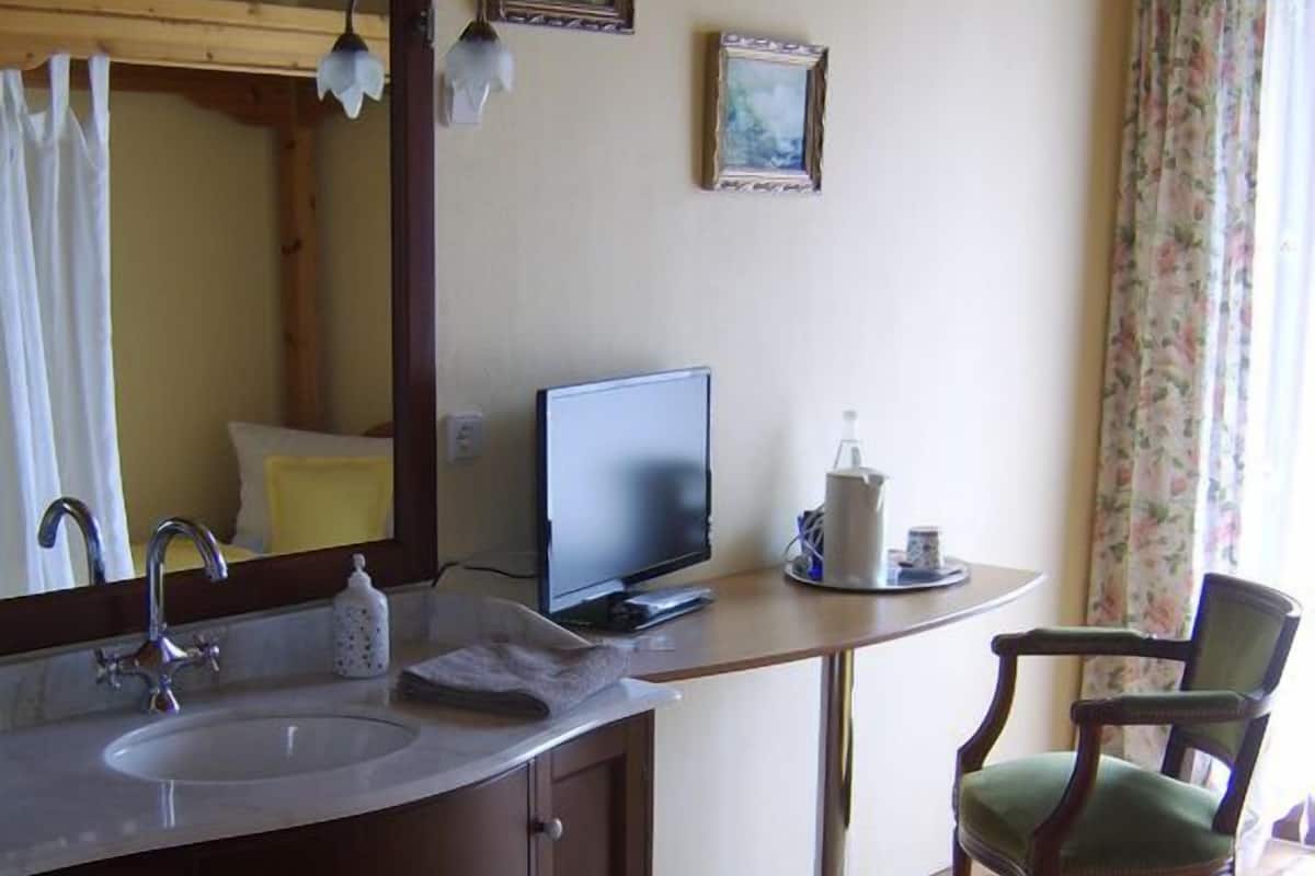 Comfort Single Room, Balcony | Room amenity