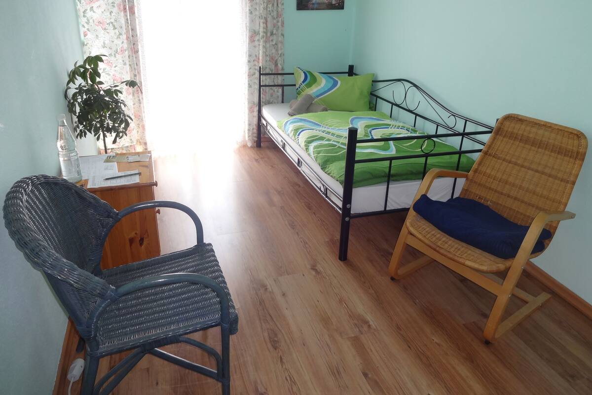 Economy Single Room, Shared Bathroom | Room amenity
