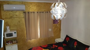 Economy Double Room, 1 Double Bed | Desk, soundproofing, free WiFi