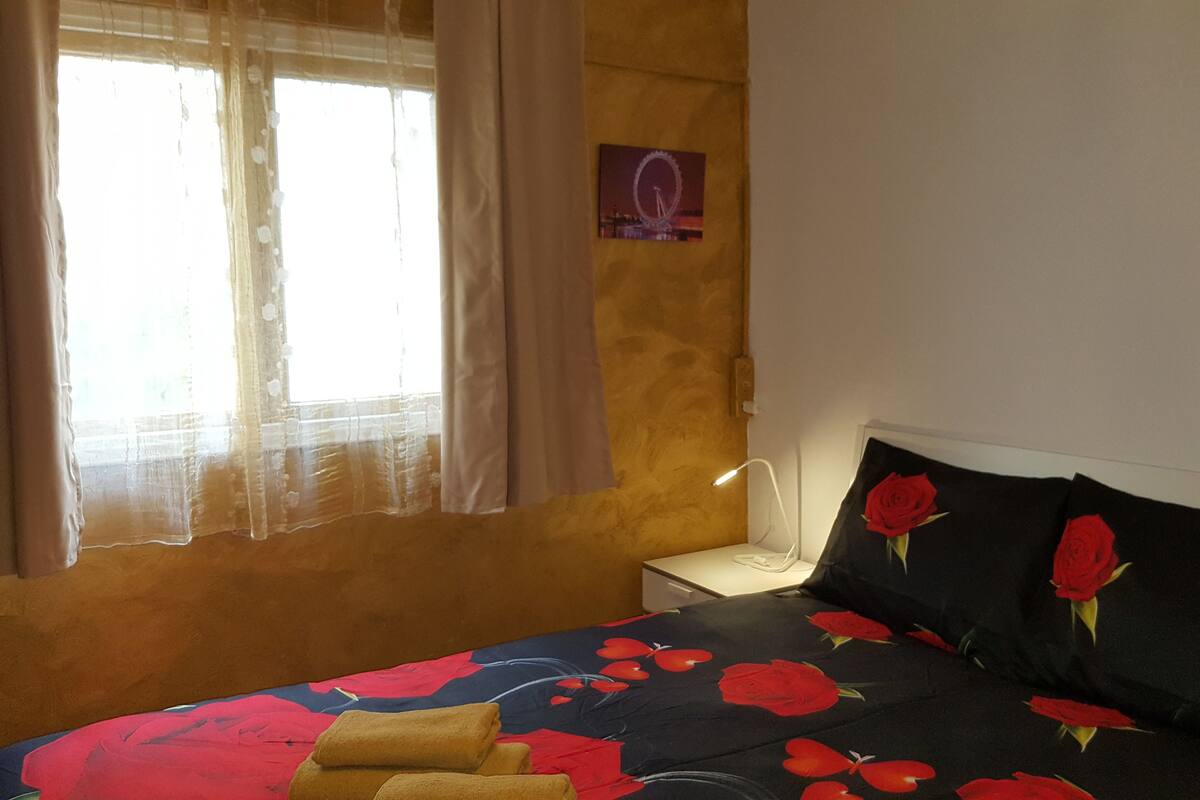 Economy Double Room, 1 Double Bed | Desk, soundproofing, free WiFi