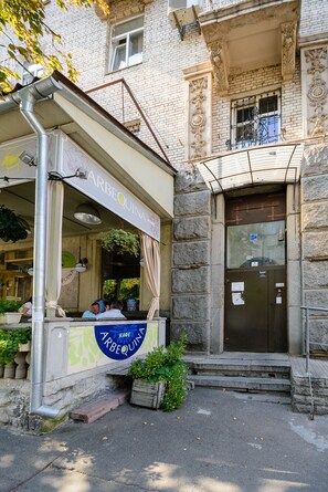 Comfort Apartment, Hot Tub (B. Hrinchenko Street) | 1 bedroom, iron/ironing board, cribs/infant beds, free WiFi - Kiev Accommodation Hotel Service (Kyiv)