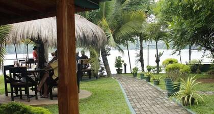 Thumbelina Apartments