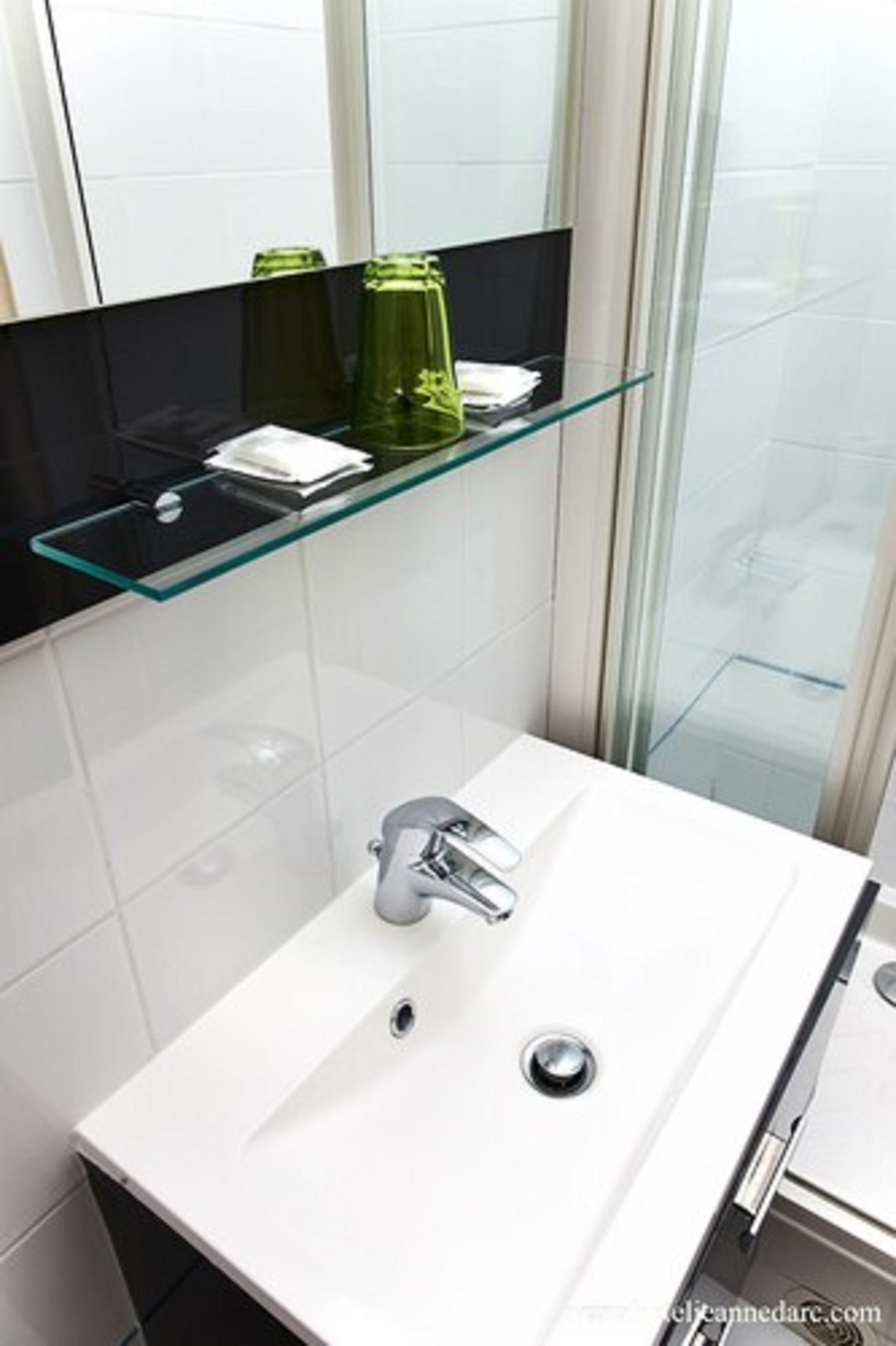 single room | bathroom | free toiletries, hair dryer, towels