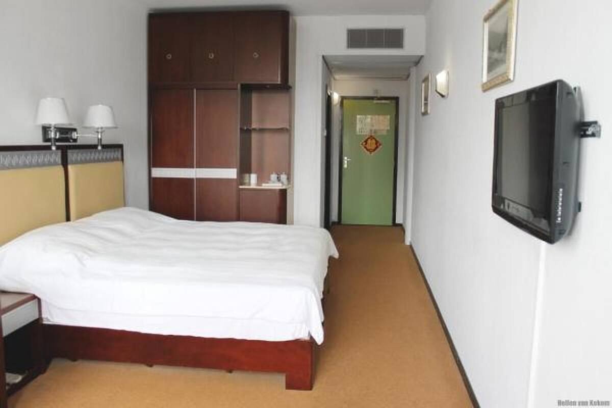 Double Room | Desk, iron/ironing board, free WiFi, bed sheets